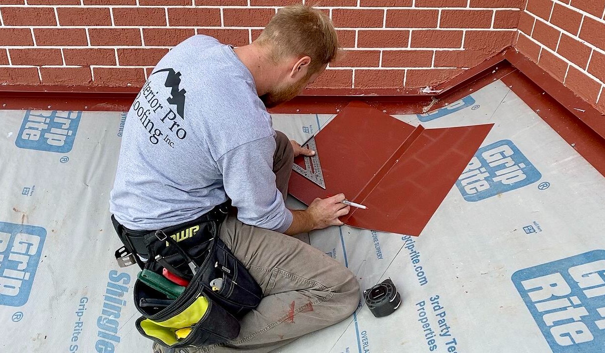 8 Things You Need To Do To Hire The Right Roofing Contractor